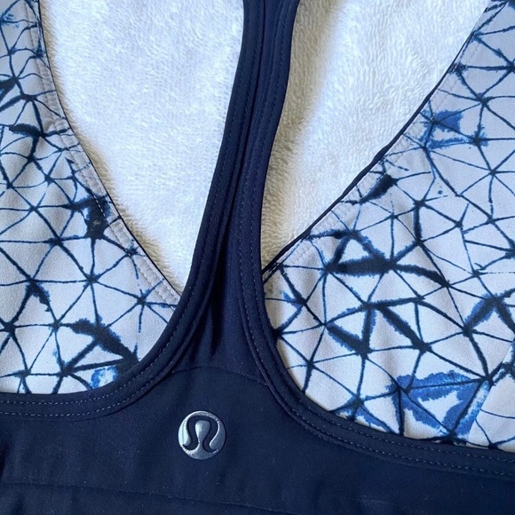 Lululemon Reversible Sports Bra - Picture 8 of 8
